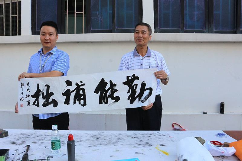 世界杯下单官方网站公司成功举办第一届“关爱生命，奉献爱心”无偿献血活动
